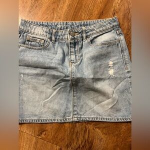Gap skirt